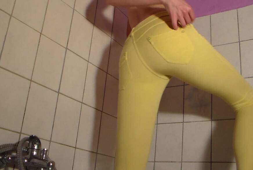 FraeuleinJones: Gelbe Hose noch gelber gemacht