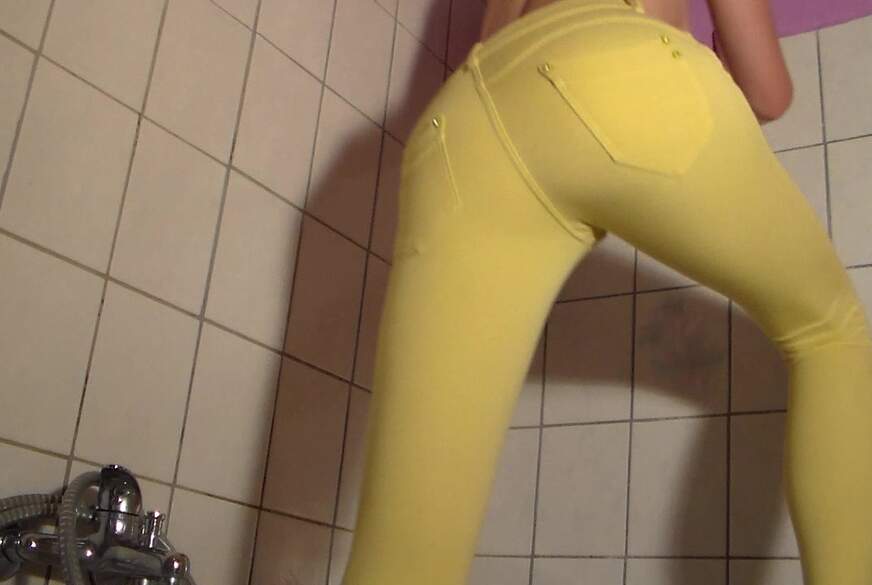 FraeuleinJones: Gelbe Hose noch gelber gemacht