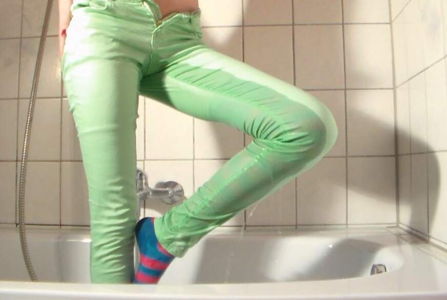 FraeuleinJones: Meine P***e schafft 2 Lagen Stoff