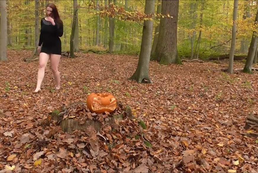 AnnyTasty: D***y P**s IN KÜRBIS