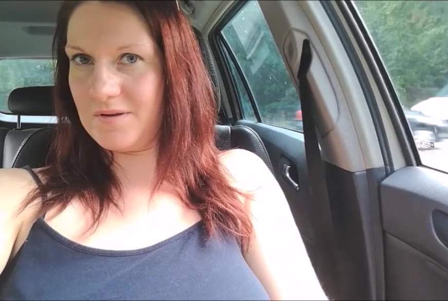 AnnyTasty: Dirty Outdoor auf dem Parkplatz