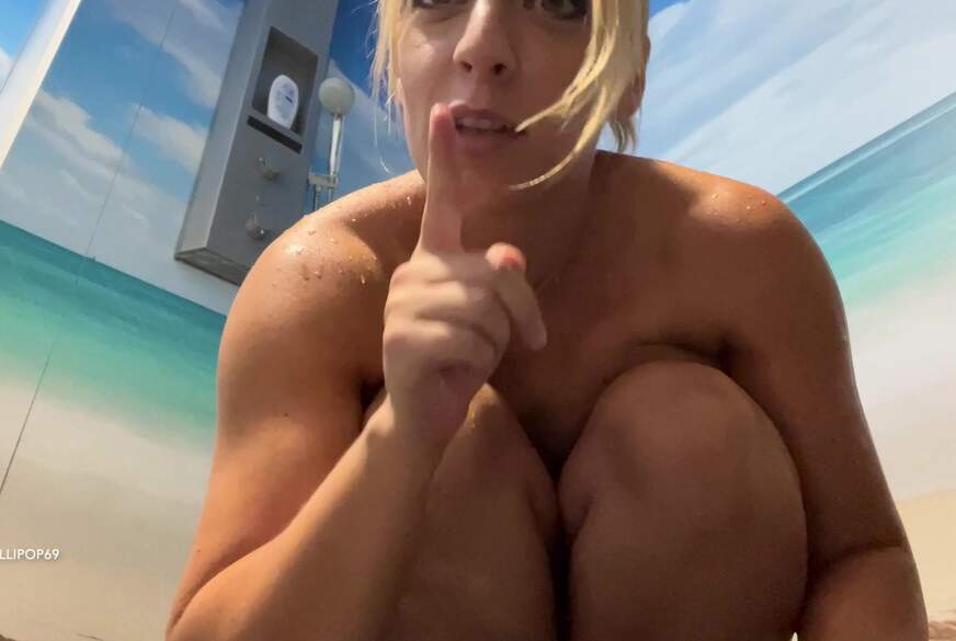 Lollipop69: In der öffentlichen Dusche! Hoch Riskant erwischt zu werden!
