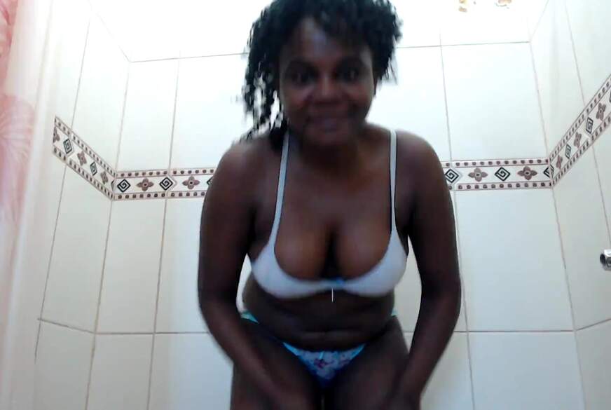 Keyla87: Taking a shower