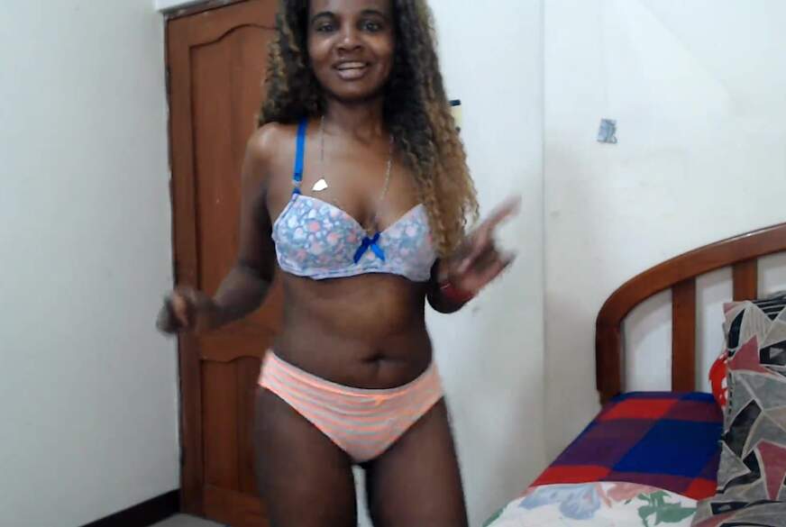 Keyla87: Dancing salsa