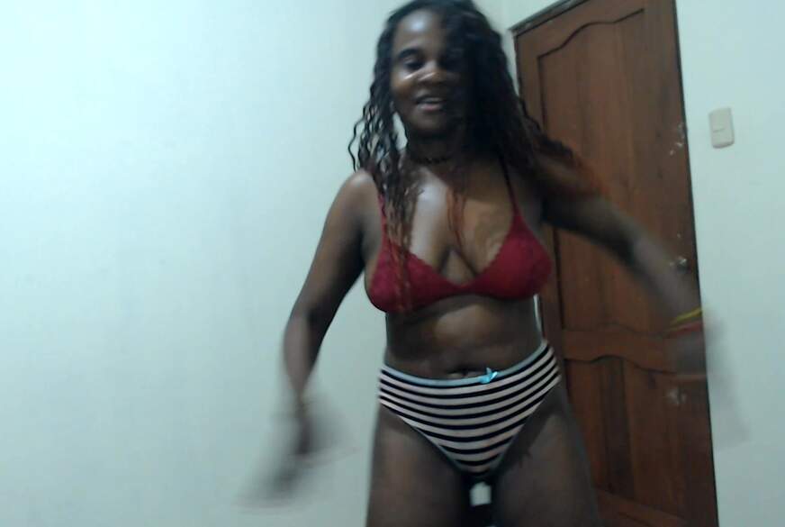 Keyla87: Come and dance salsa with me, we go left and right