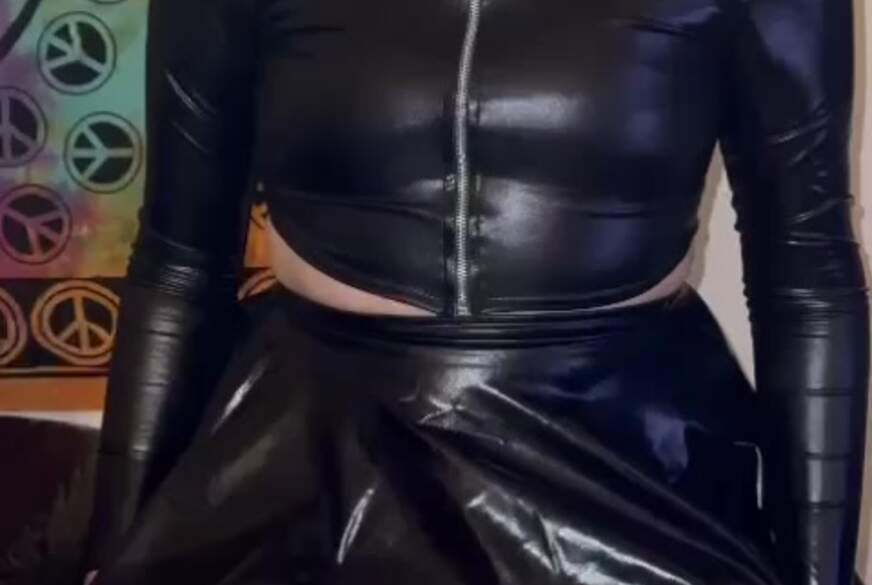 Lilly-Nova: Mhm ja  B**y ich teste für Dich...