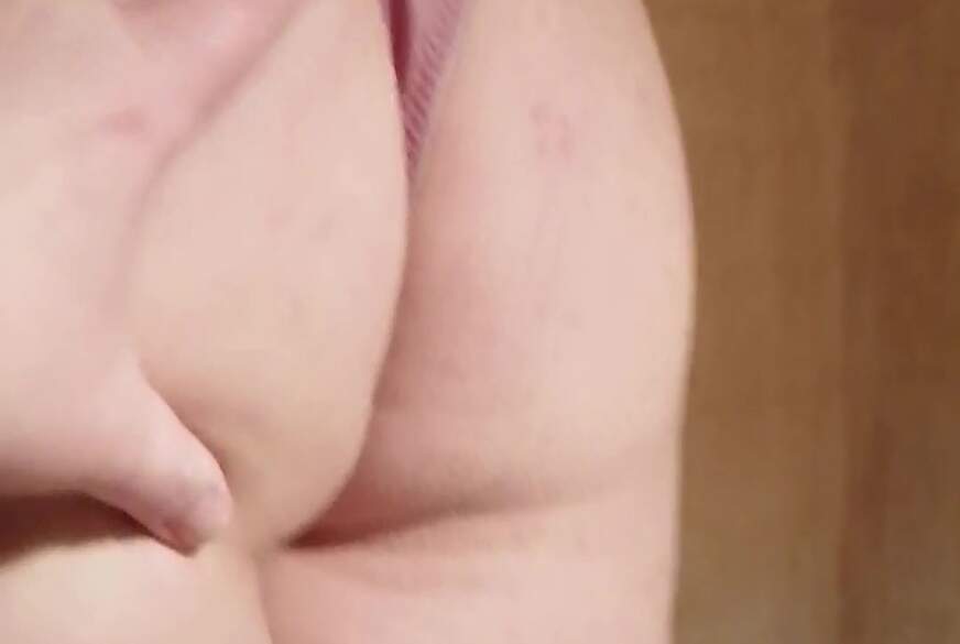 Jennika: Beim Streichen der Decke