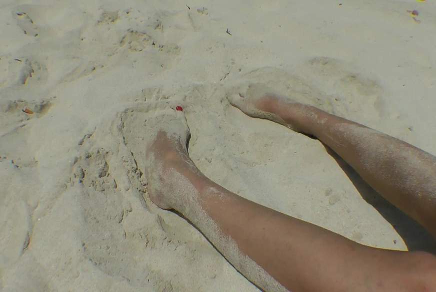 Füße im Sand von LissLonglegs pic1