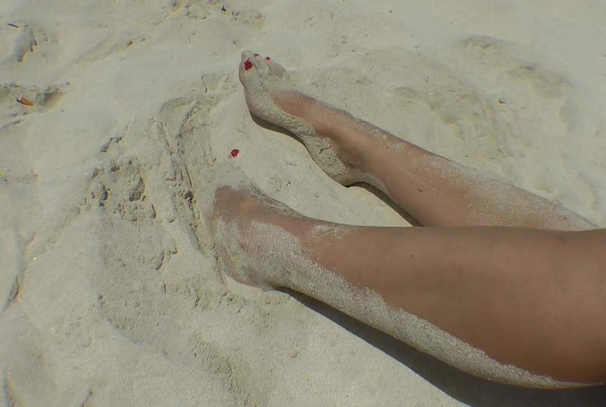 Füße im Sand von LissLonglegs pic2