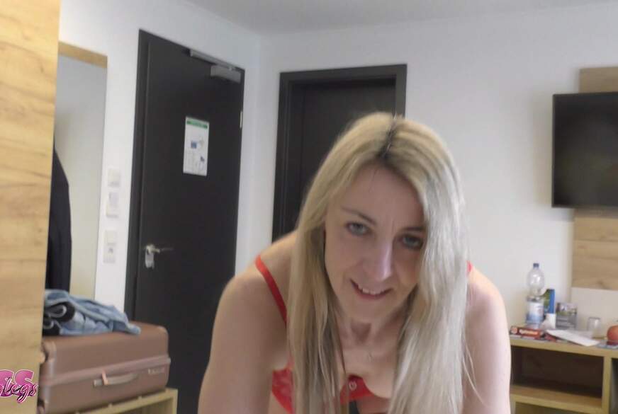 LissLonglegs: Aufgestrapster W***sjob für Christian