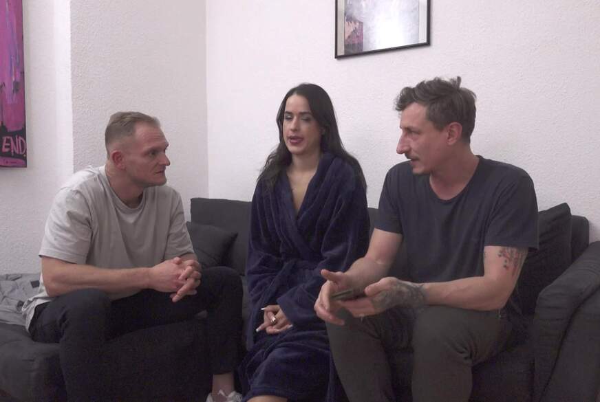 ChrisLiam: DRe**r STATT SHOOTING?? SIE BEKOMMT D***********l IHRE L****r