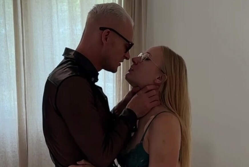 SIEFELTERN NICHT ZU HAUSE!! STIEs*******r BRAUCHT ES WIEDER H**t UND VERSAUT!! von ChrisLiam