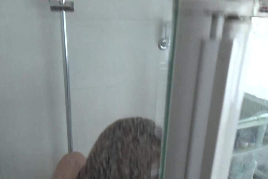 AnnyMeyer: heimlich beim duschen gefilmt