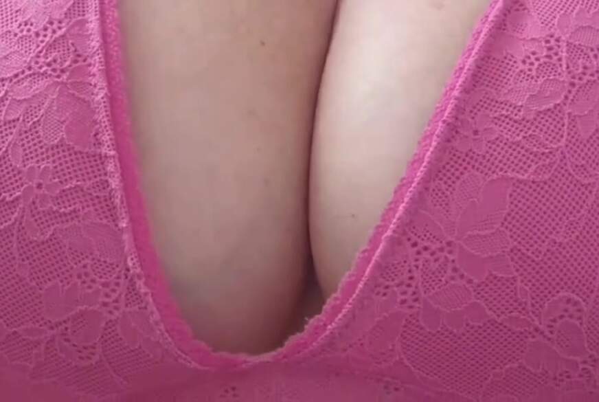 Ich hab meine geilen Titten eingecremt - nur für dich.... von Hotbabe99 pic3