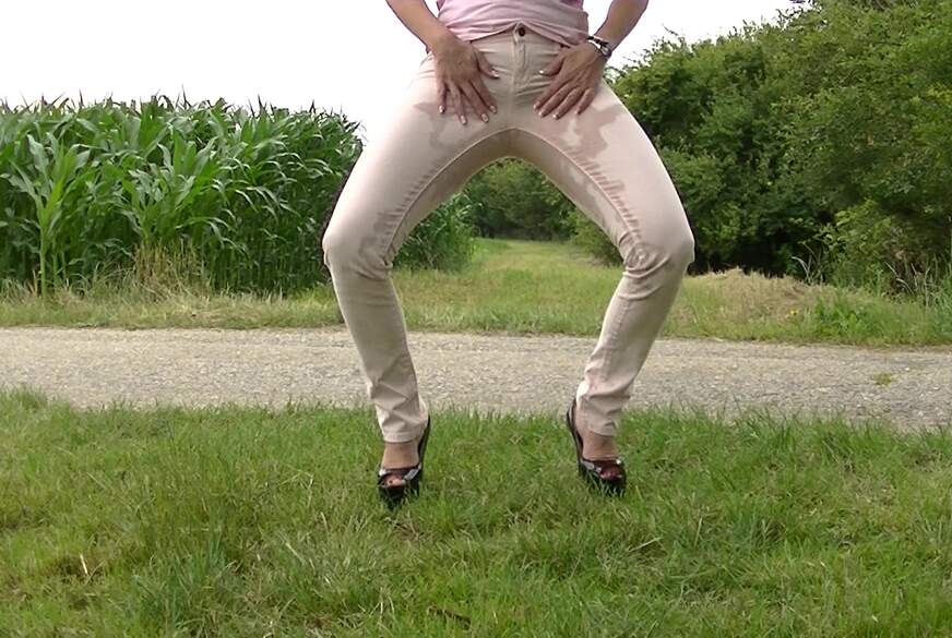 DauergeileEmily: Beige Jeans und Lack Heels