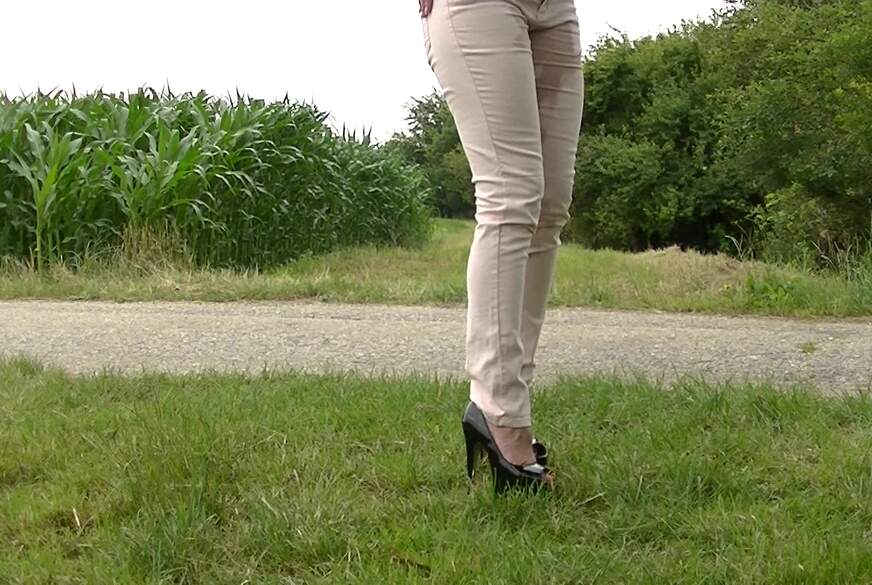 DauergeileEmily: Beige Jeans und Lack Heels