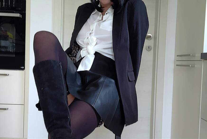 Büros******e Emily von DauergeileEmily pic1