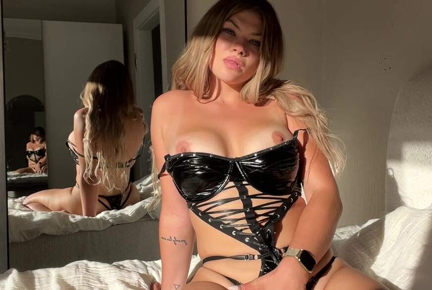 Avadeluxx: was würdest du mit mir anstellen wenn ich genau so vor dir wäre?