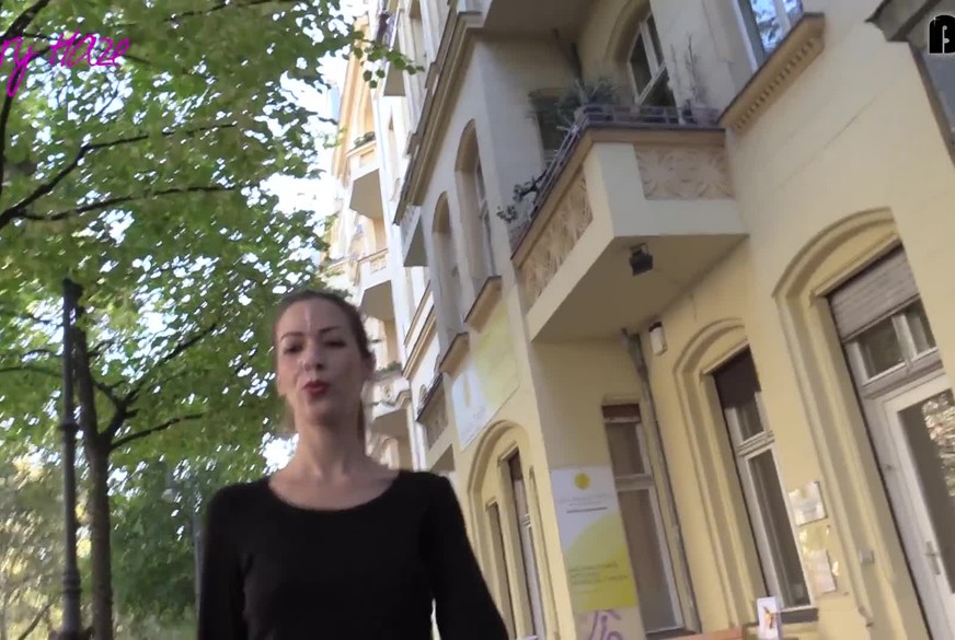 MaryHaze: Mitten in der Stadt! Public B**wjob und S****awalk!