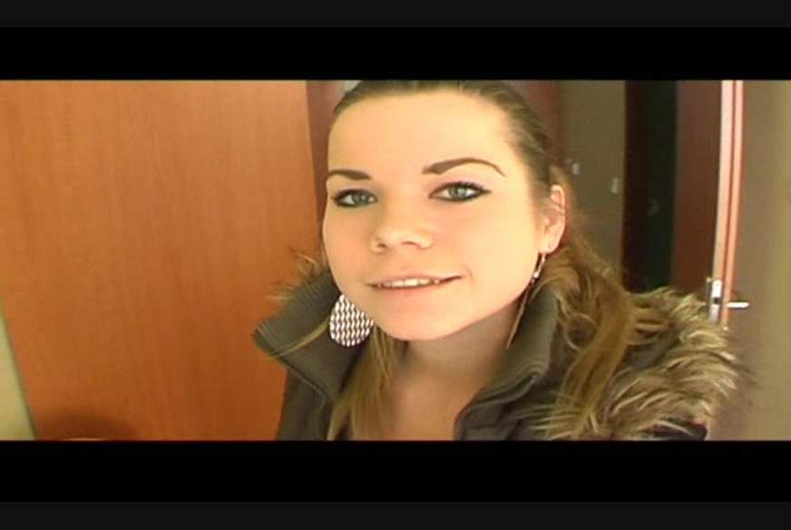 T***y Petra 1, es war ihr peinlich als ich sie begrabschte von diether-v-stein pic1