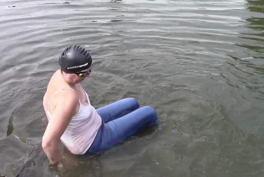 bondageangel: Am Fluss Morava