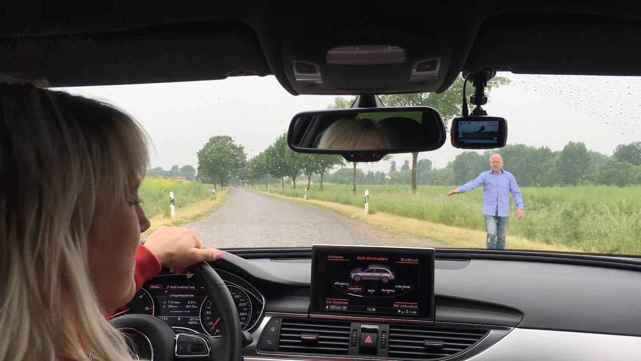 Eine krasse Erfahrung aus der ich jetzt auch gelernt habe! Ich nehme nen Anhalter mit, was ich sonst nie tun würde! ..und der entpuppt sich, obwohl ich ihn kannte als perverses Schwein! ... Ich hatte echt mit dem Thema zu kämpfen ...bis Folgendes geschah !