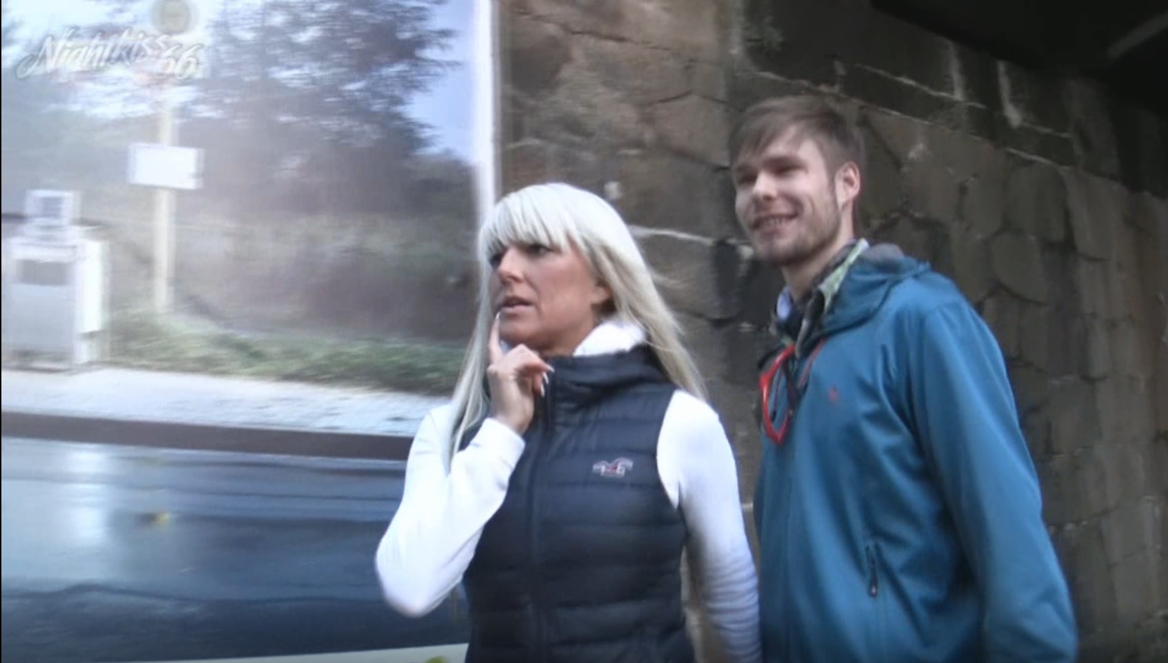 Mein verrücktester Fick! Jüngling 18 mit Prachtschwanz Es wird echt immer besser und abgedrehter ! Es fing schon auf einer gut befahrenen Straße an, wo ich dem Jüngling mit Prachtschwanz, den ich abgeschleppt hatte, einfach den Schwanz blies ! Bin ich denn jetzt total durchgeknallt??? Und was dann danach passierte kann ich kaum in Worte fassen ... Mein bisher verrücktester Fick! Schau Dir an was in meinem Clip total aus dem Ruder läuft ! OMG ! 1000% ABSPRITZGARANTIE !!!