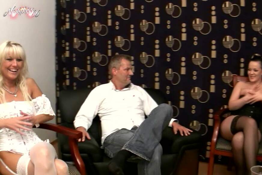 nightkiss66: Lehrstunde der Lust - 20 Jahre j**g, heiß und bereit