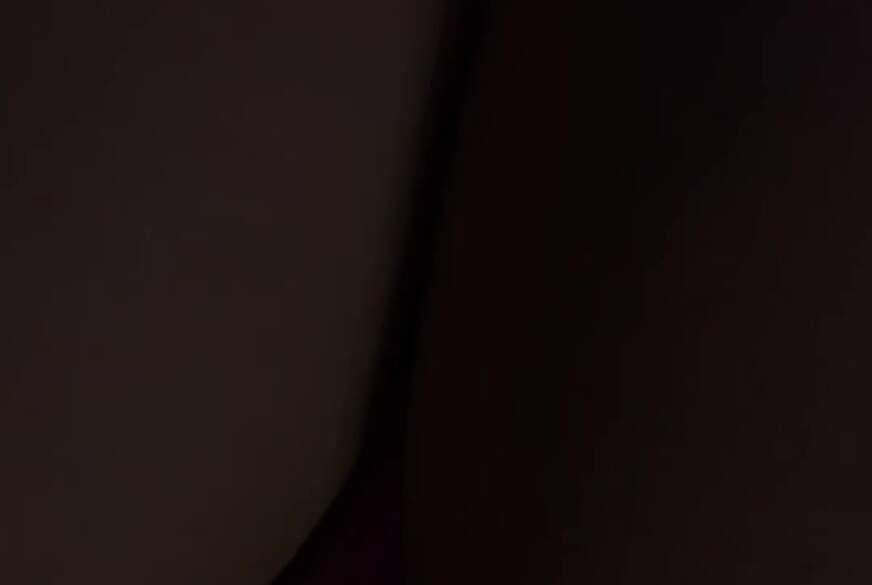 Evi-Sky: Meine Enge P***y muss rassiert werden