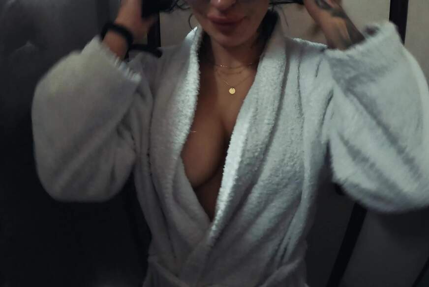 Evi-Sky: Public B**wjob big C*****t  OHNE TON