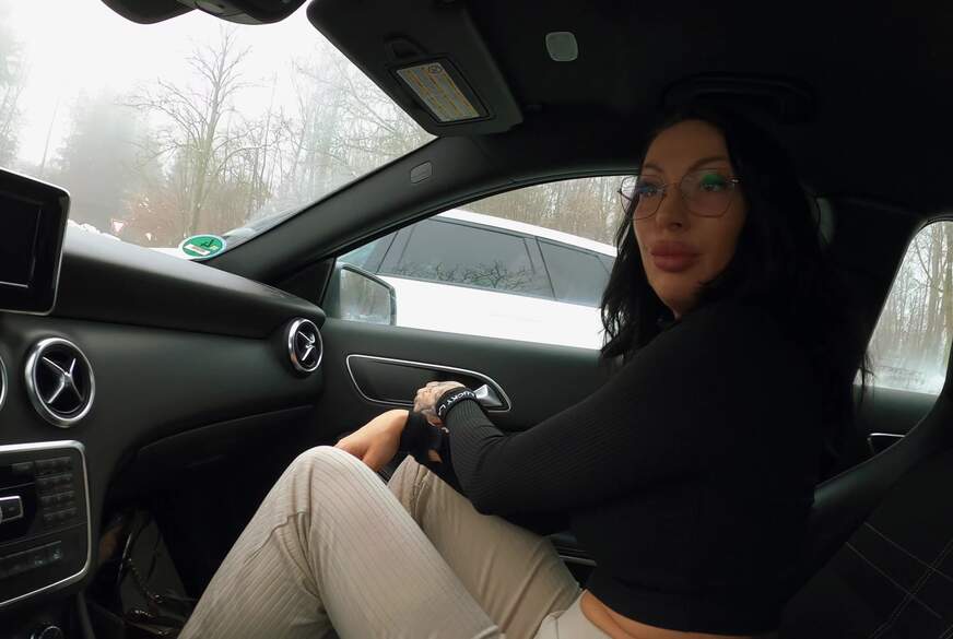 Evi-Sky: Vor dem KIno dem Boy die E**r leer g*****t H*****b und D**kE L****g
