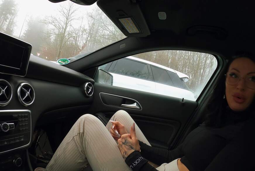 Evi-Sky: Vor dem KIno dem Boy die E**r leer g*****t H*****b und D**kE L****g