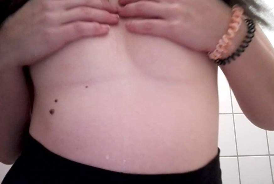 Hotg***y10: n**se brüste