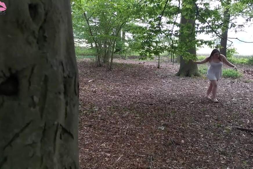 Im Wald verlaufen. Rette mich und du darfst mich f****n! von Holly-Banks pic3