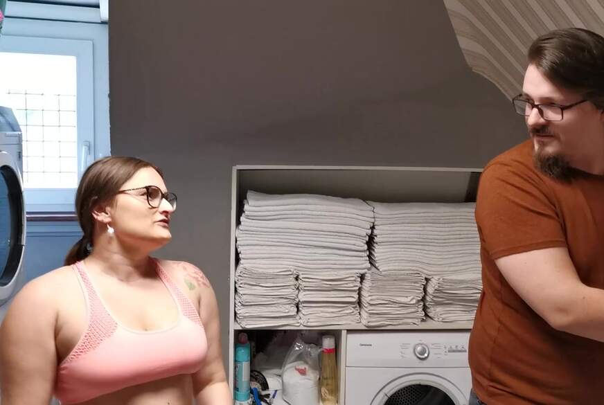 B**wjob im Waschsalon von Holly-Banks pic1