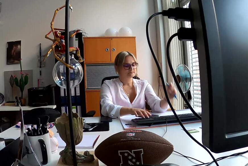 Holly-Banks: AO Büro-F**k. Vom Chef erwischt