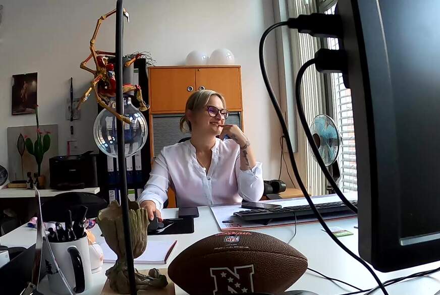 Holly-Banks: AO Büro-F**k. Vom Chef erwischt