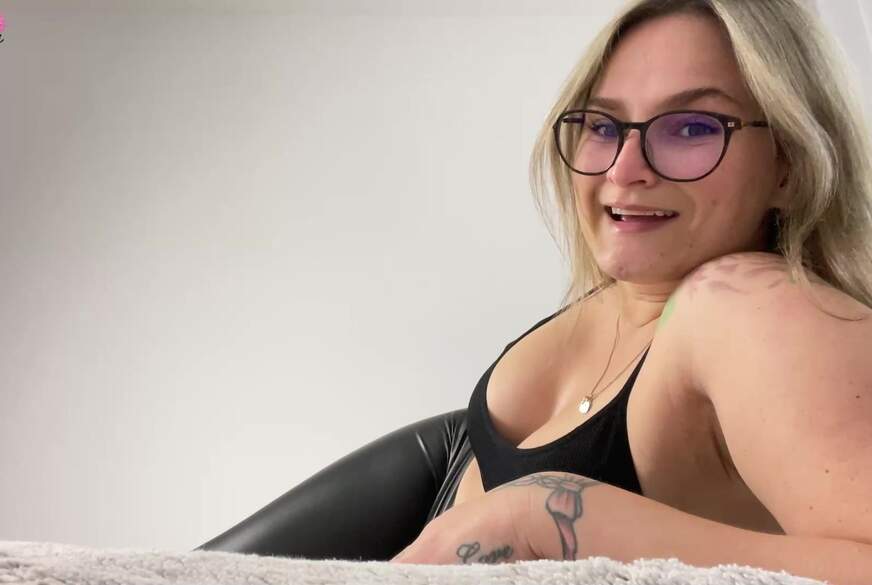 Holly-Banks: W***s mir auf den Latex-A***h!