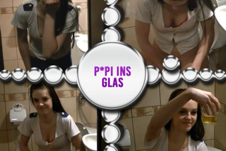 SexyHylia: Pipi ins Glas