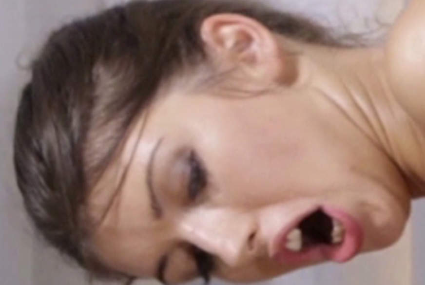 Kurzer M****if**k im Hotelzimmer von Crazy-Sophia