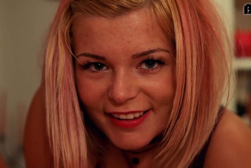 DirtyLilou: Mein erster B**wjob vor der Cam!