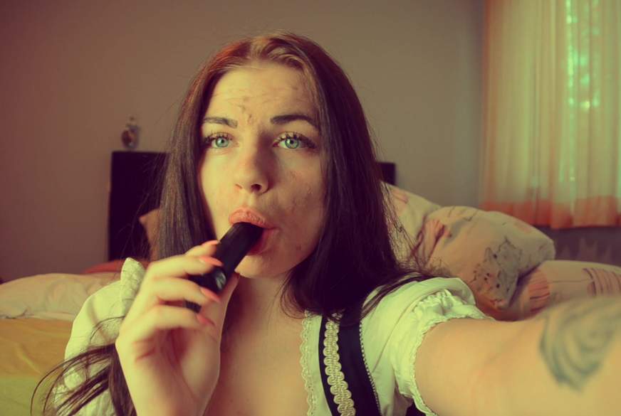 Kurz im Dirndl besorgt! von LizzWood pic3