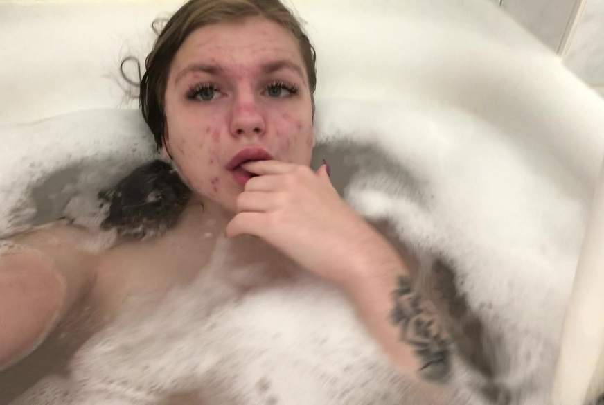Wirst du auch immer Geil in der Badewanne? von LizzWood