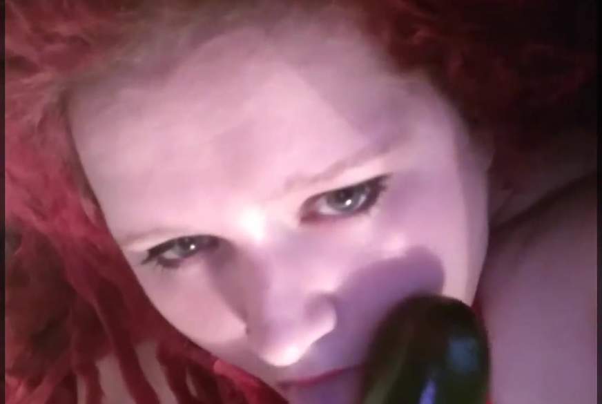 Dreadluder: Die S******e steckt sich Zucchini rein