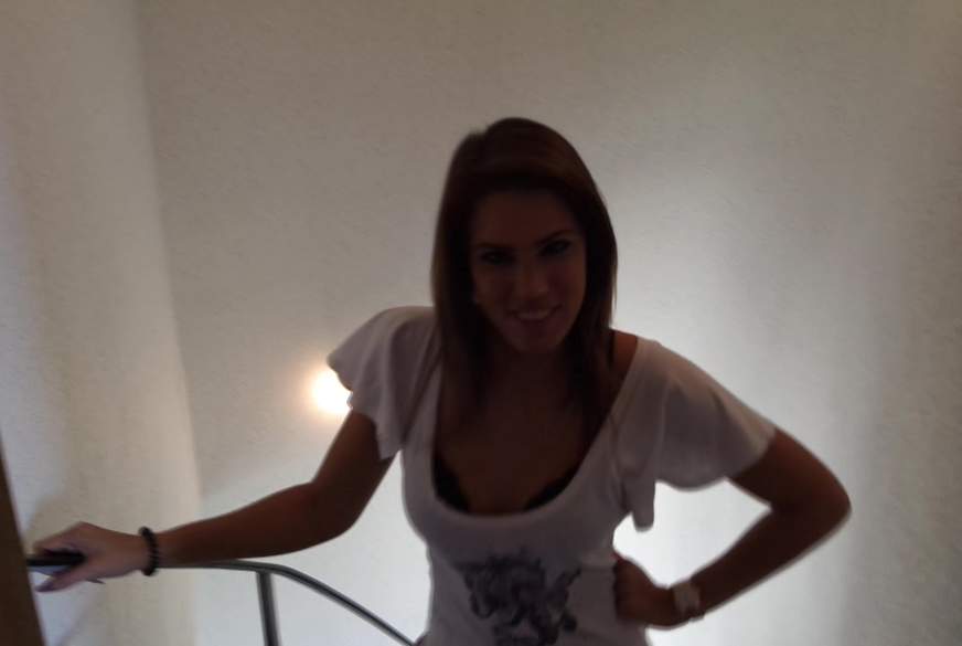 ChristyLey: USER Kevin Z******t mich durch seine komplette Wohnung!!!