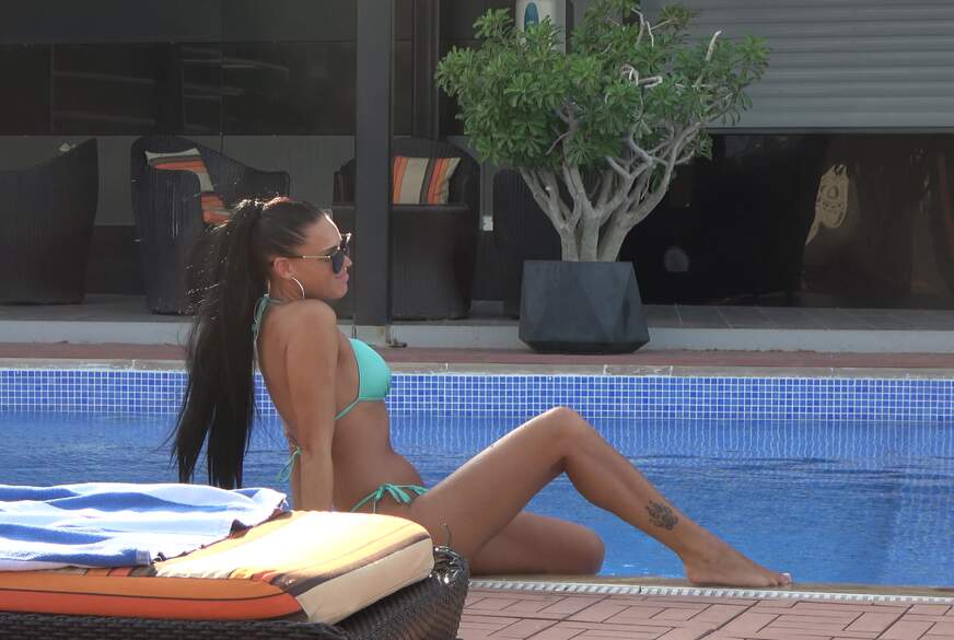 ChristyLey: Sooo extrem Notgeil !!! Spontaner U*********k