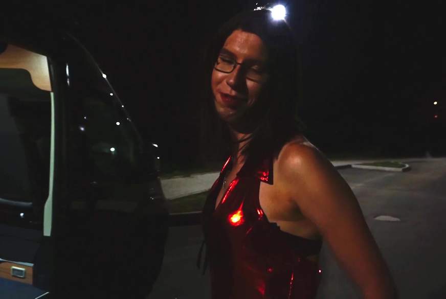 Sexy Stiefel Transe reisst Pendler auf - Ich mach dich leer von CrossTS