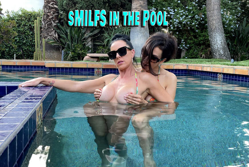 sMILFs in the Pool von TexasPatti pic1