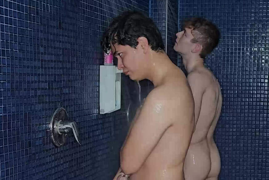 TexasPatti: J**********e in der Dusche vernascht