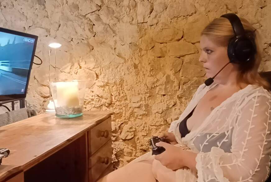 Curvy_emma: OMG ich habe vergessen mein Micro auszumachen